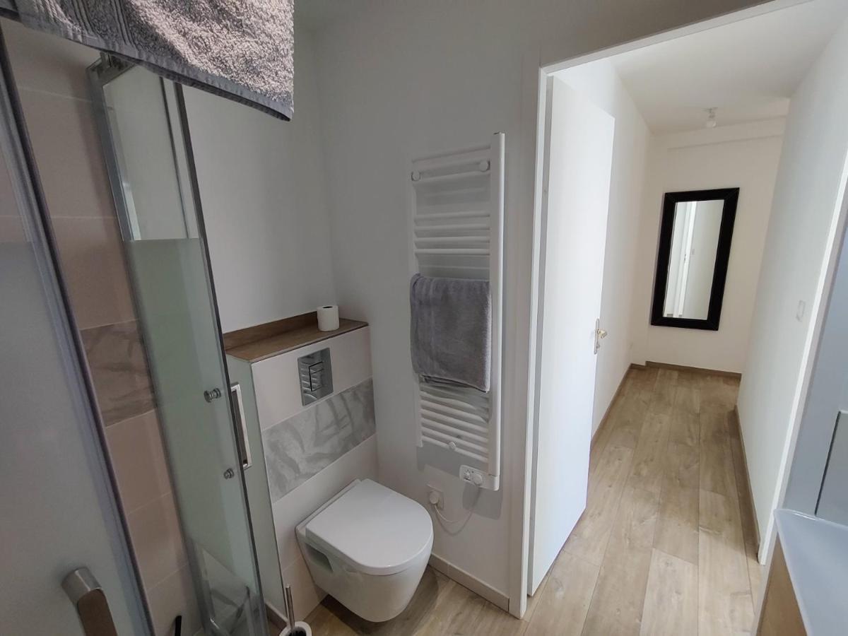 Appartement T3 Plume Hyper Centre D'Ernée المظهر الخارجي الصورة