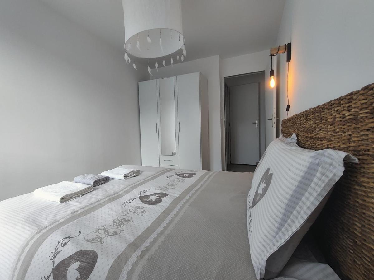 Appartement T3 Plume Hyper Centre D'Ernée المظهر الخارجي الصورة